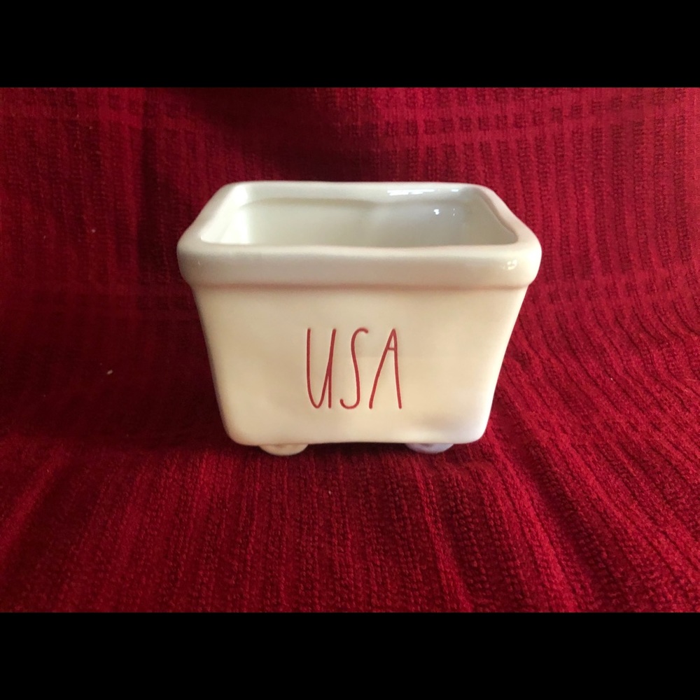 🌟Rae Dunn Small Vase🌟